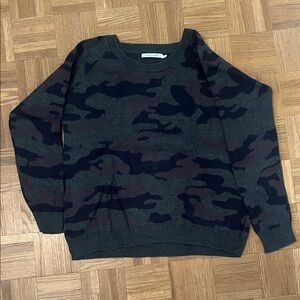 Camo Pattern Men's Sweater